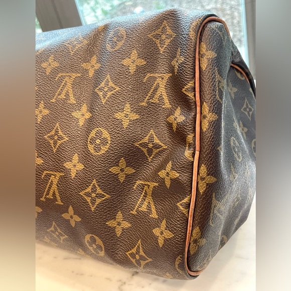Louis Vuitton Vintage Monogram Speedy 35, clean inside, EUC - Picture 10 of 17